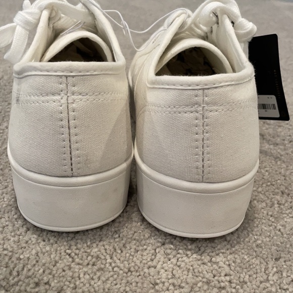 Forever 21 women’s white canvas platform shoes. NWT size 9 - Picture 5 of 8